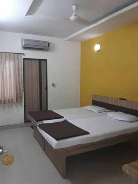 Hotel Pariwar Aurangābād Esterno foto